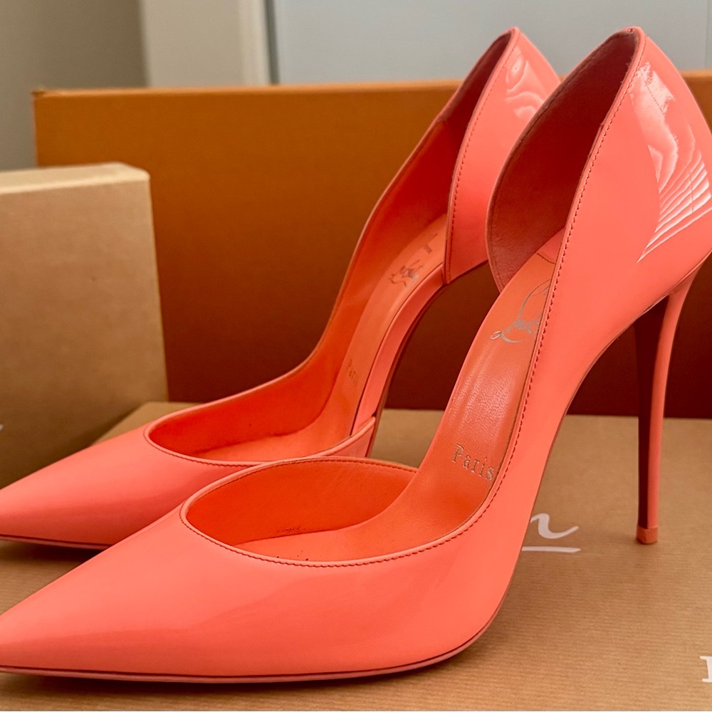 Christian Louboutin Iriza Patent Leather Vibrant Coral Pumps Size 39 w/ Box